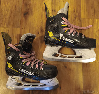 Hokejové brusle Bauer Supreme M4 vel. 3,5EE/EUR 36,5 - 2