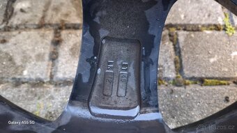 PRODÁM ALU KOLA NA KONCERNOVÉ AUTA ŠKODA - VW 5X112 R17 - ET - 2