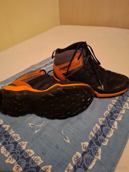 Chlapecké boty Adidas Terrex, vel. 34 - 2