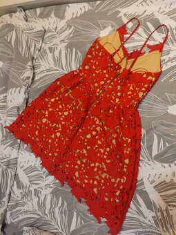 Červené krajkové šaty vel 36 Vero Moda - 2