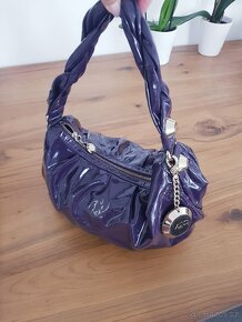 Kabelka Versace pc: 17.000kč - 2