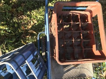 staré přepravky basy plastové na pivo a jiné 30kč/ks-Opočno - 2