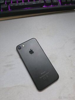 Iphone 7, 32GB + průhledný kryt - 2