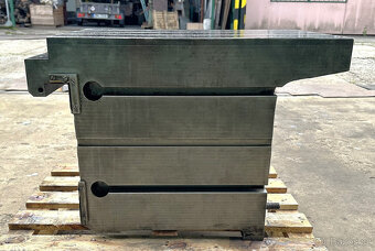 Kostka upínací  s T-drážkami - 2