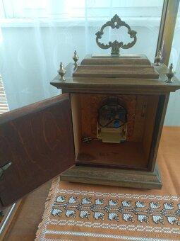 starožitné hodiny na baterii - 2