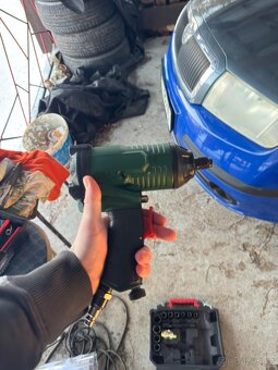 Pneumatický rázový utahovák Parkside - 2