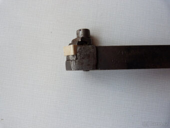 Soustružnický nůž + keramické plátky - 2