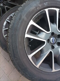 kola XC60 z roku 2015 - 2