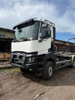 Hákový nosič kontejneru Renault 6 × 6 - 2