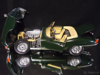 Jaguar E Type Cabriolet zelený Bburago 1/18 - 2