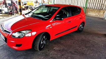 hyundai i30 1.4 benzin ( top stav ) - 2