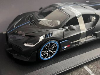 1:18 BUGATTI Divo - Carbon Series - Bburago - 2