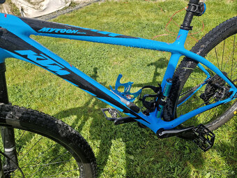 KTM Myroon Elite - carbon, velmi malo jete, 10,7kg - 2