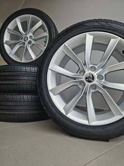 Orig. Škoda Superb 5x112 Letní 235/45/18 - 2