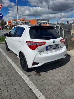 Toyota Yaris 1,5 hybrid GR SPORT - 2