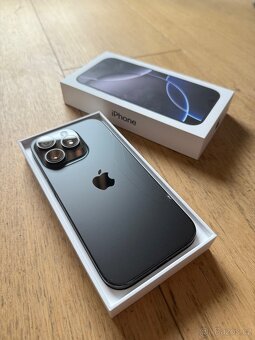 Apple iPhone 16 Pro 128GB cerny - 2