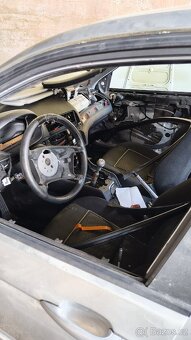 Zbytek dílů z BMW E46 318i. - 2