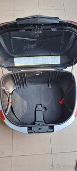 Horni kufr givi top case - 2