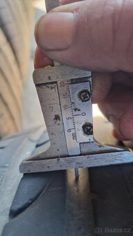 PRODÁM 2 LETNÍ PNEU BRIDGESTONE 235/60/18, CENA JE ZA 2 KUSY - 2