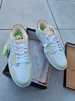 AIR JORDAN 1 LOW - 2