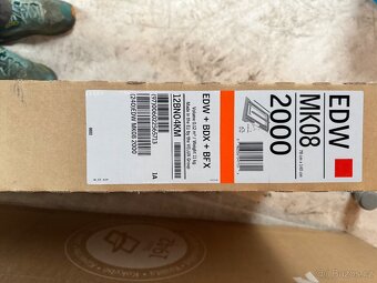 Střešní okno Velux GLL MK08 1061 a zateplené lemovani - 2