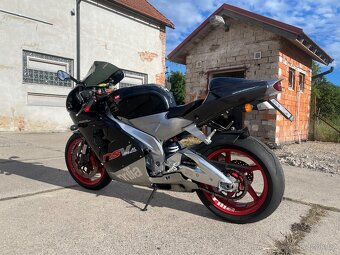 Aprilia rsv 1000mile - 2
