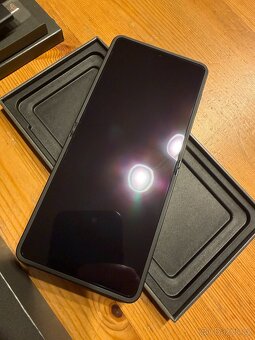 Samsung Galaxy Z Flip7 12GB/512GB Jetblack DPH - 2