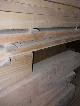 Modřínové stavební řezivo z roku 2020 - 2