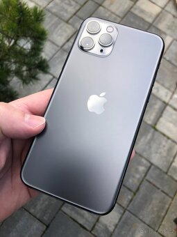 iPhone 11 PRO 64Gb černý - 2