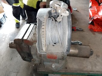 Ruční naviják Knott - 2