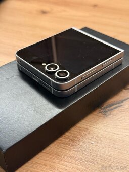 Samsung Z flip 6 - 2