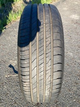 Pneu Goodyear 205/60/16 XL - 2