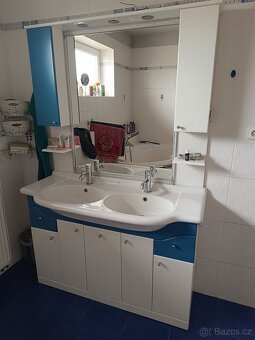 Koupelnová skříňka se zrcadlem - 2