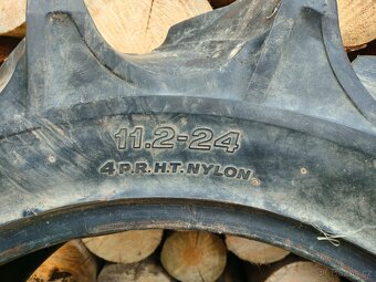 Traktorové pneu 11,2-24 - 2