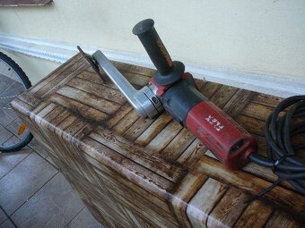 uhlová bruska flex koutová - 2