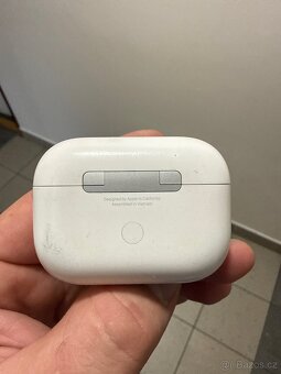 Apple AirPods Pro 1 - 2
