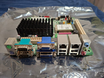 Intel Desktop Board D2500CC - 2