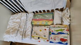 Dětská postýlka Ikea Stuva s matrací a ložní výbavou - 2