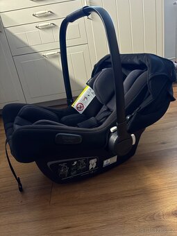 Autosedačka včetně Isofix báze Turtle Air by Nuna - 2