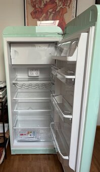 Smeg lednice FAB28 mint - top stav, pravé panty - 2