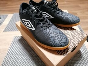 Prodám pánské salovky UMBRO - 2