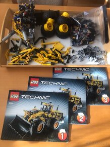 Lego Technik 8265 Traktor a Motorova sada Power up 8293 - 2