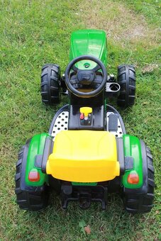 Dětský elektrický traktor Peg Perego JD Ground Force s přívě - 2