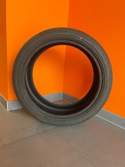 Prodám pneu Bridgestone 235/40 r19 - 2