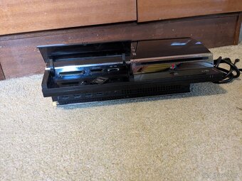 Sony PlayStation 3 60GB CECHC04 zpětně kompatibilní - 2