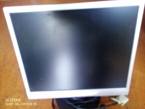 Monitor Hyundai - 2