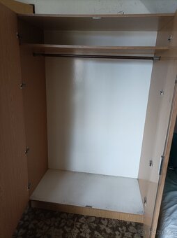 Šatní skříň - 2