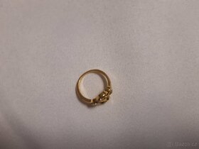 Jemný prsten srdce pozlacená chirurgická ocel - 2