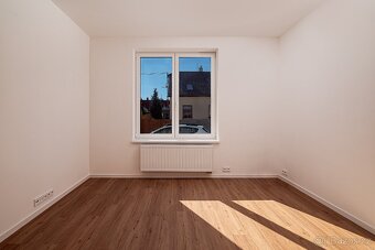 Byt 1+1 se sklepem a soukromou terasou, Pardubice - 2