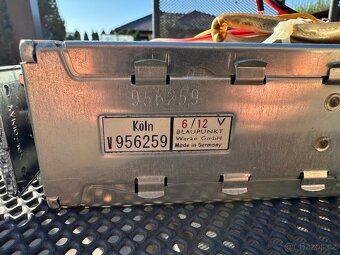 Autorádio Blaupunkt Koln se zesilovačem - 2